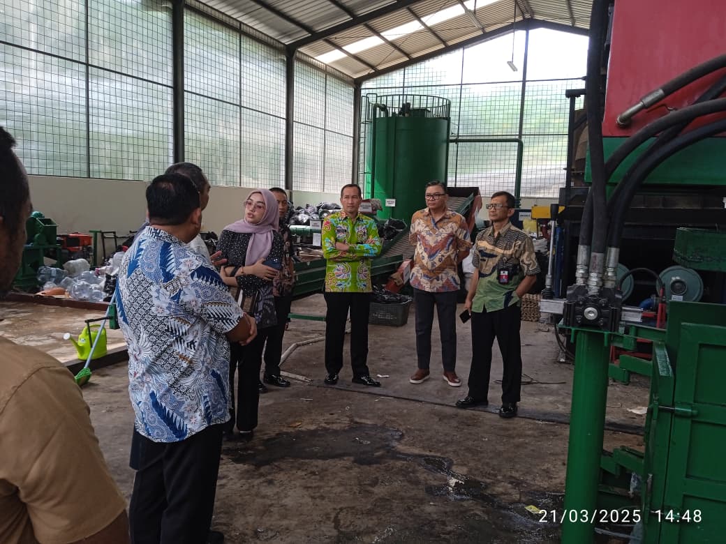 Kegiatan: Visit Kapuslola ke TPST Bersama KSM Alam Lestari Hambalang